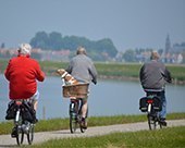 People Cycling